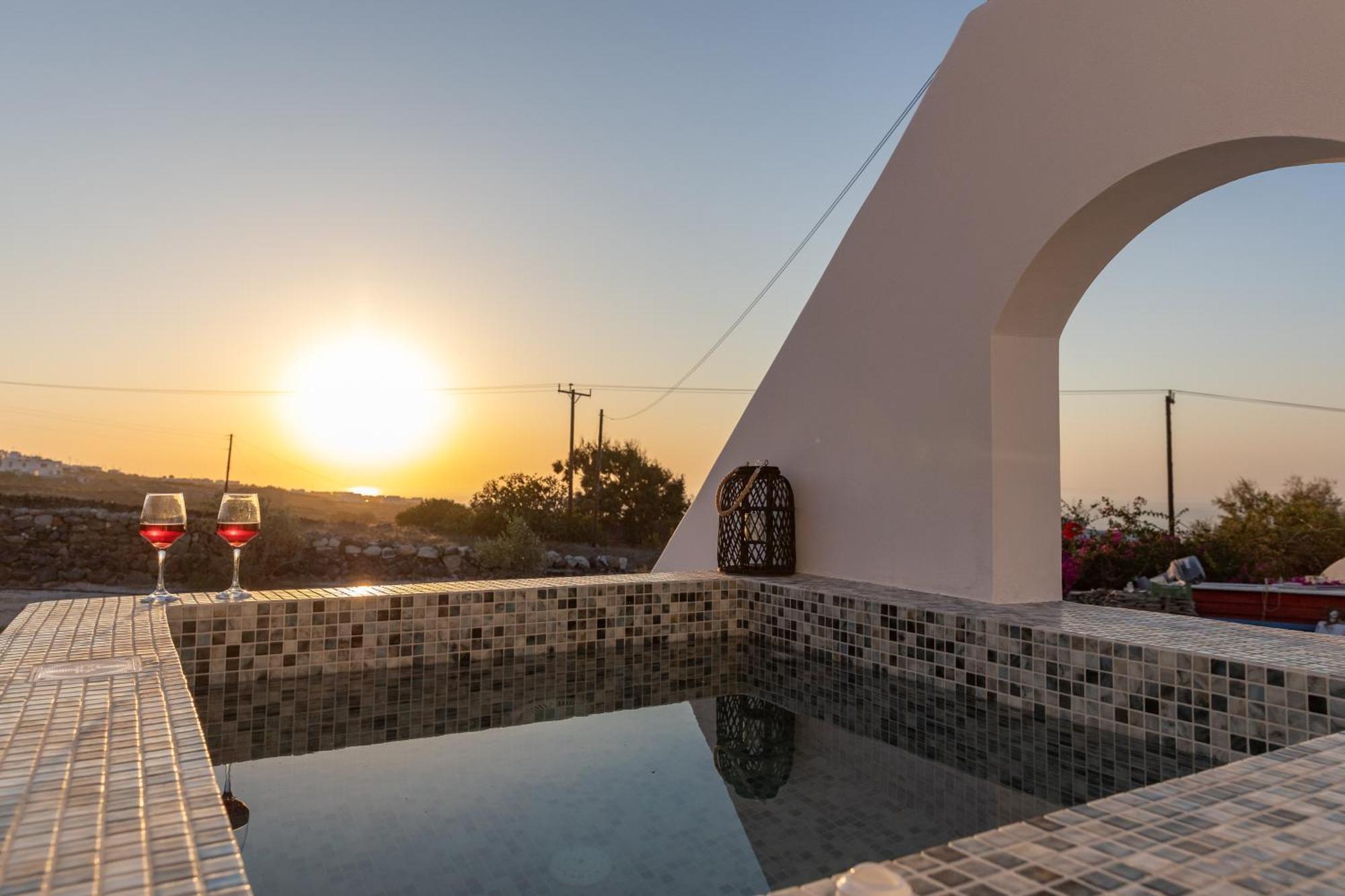 Theophrasti Suites Foinikia  Room photo