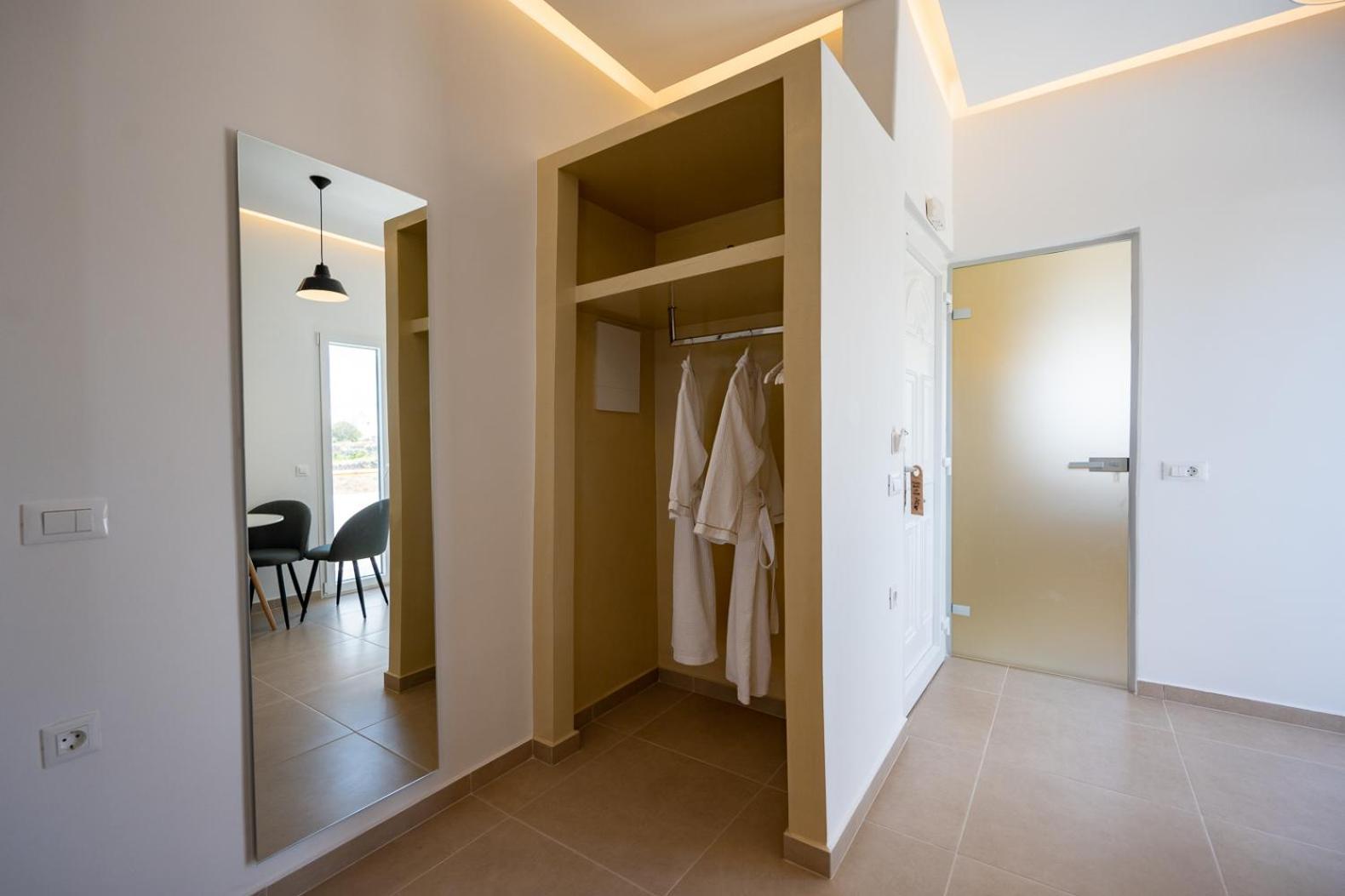 Theophrasti Suites Foinikia  Room photo