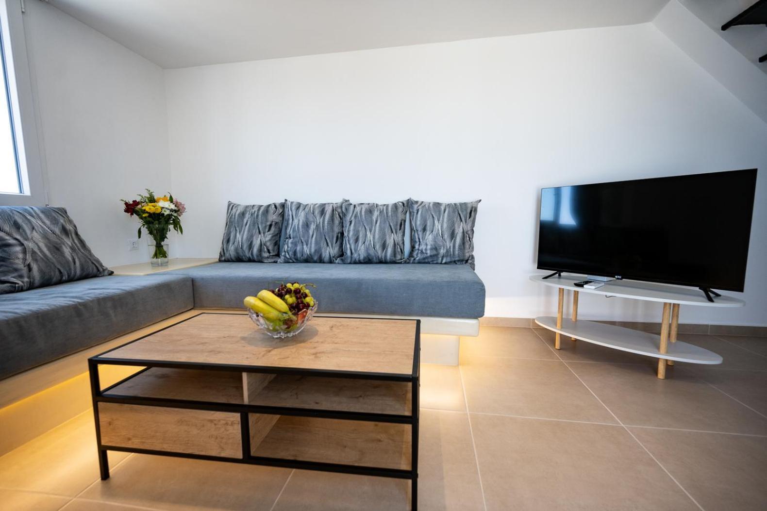 Theophrasti Suites Foinikia  Room photo